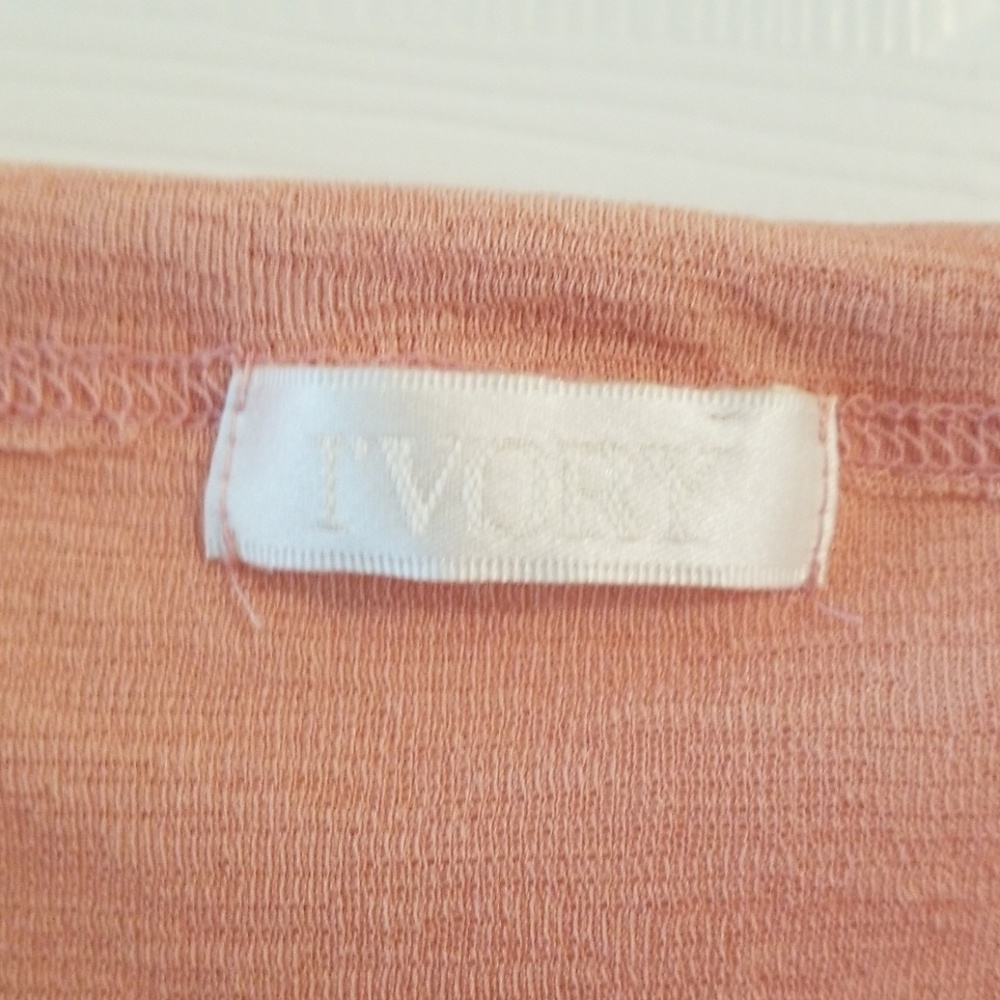 Top - Picture 2 of 4